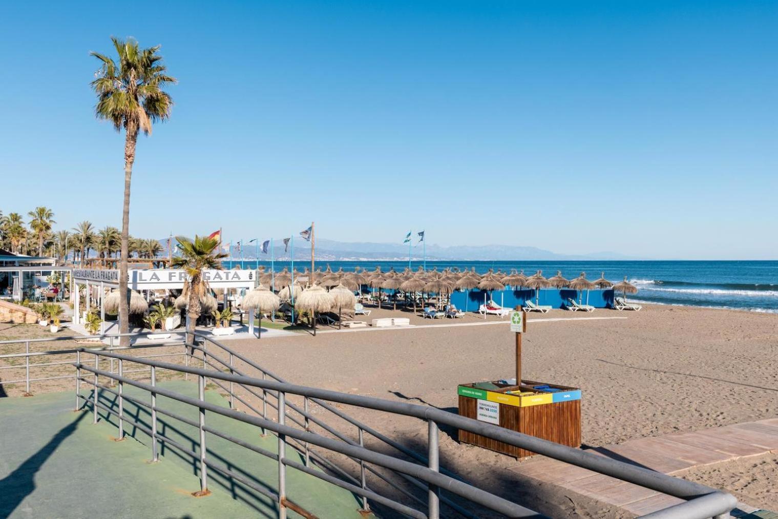 Primera Linea Del Mar - Acceso Directo Playa Carihuela ตอร์เรโมลิโนส ภายนอก รูปภาพ