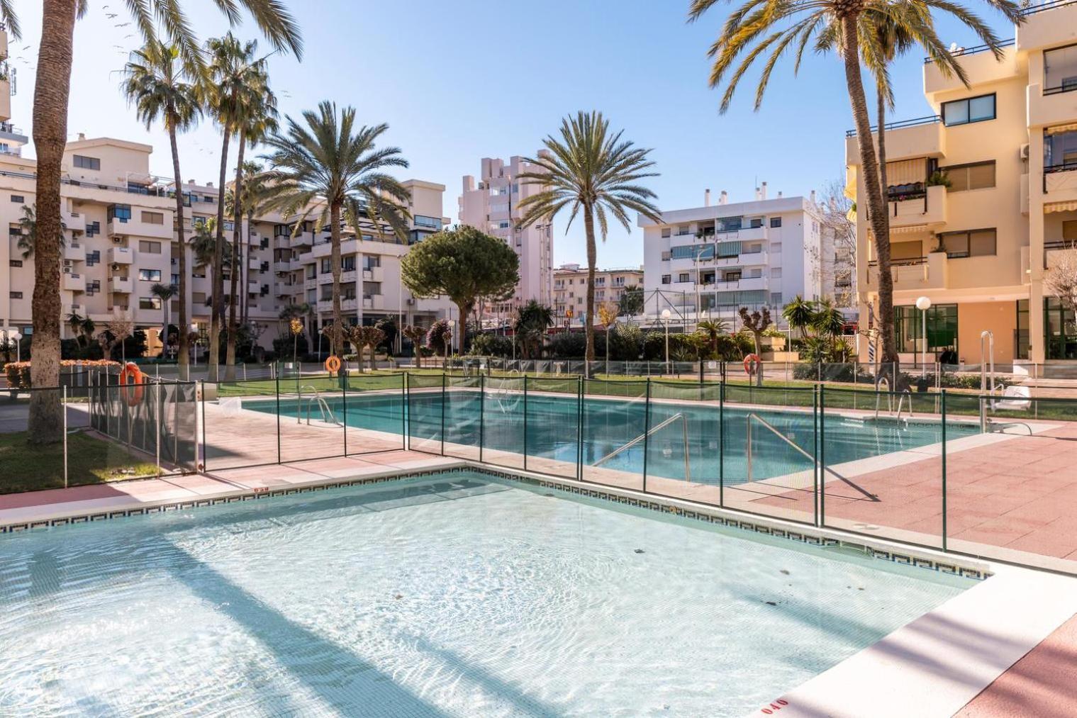 Primera Linea Del Mar - Acceso Directo Playa Carihuela ตอร์เรโมลิโนส ภายนอก รูปภาพ