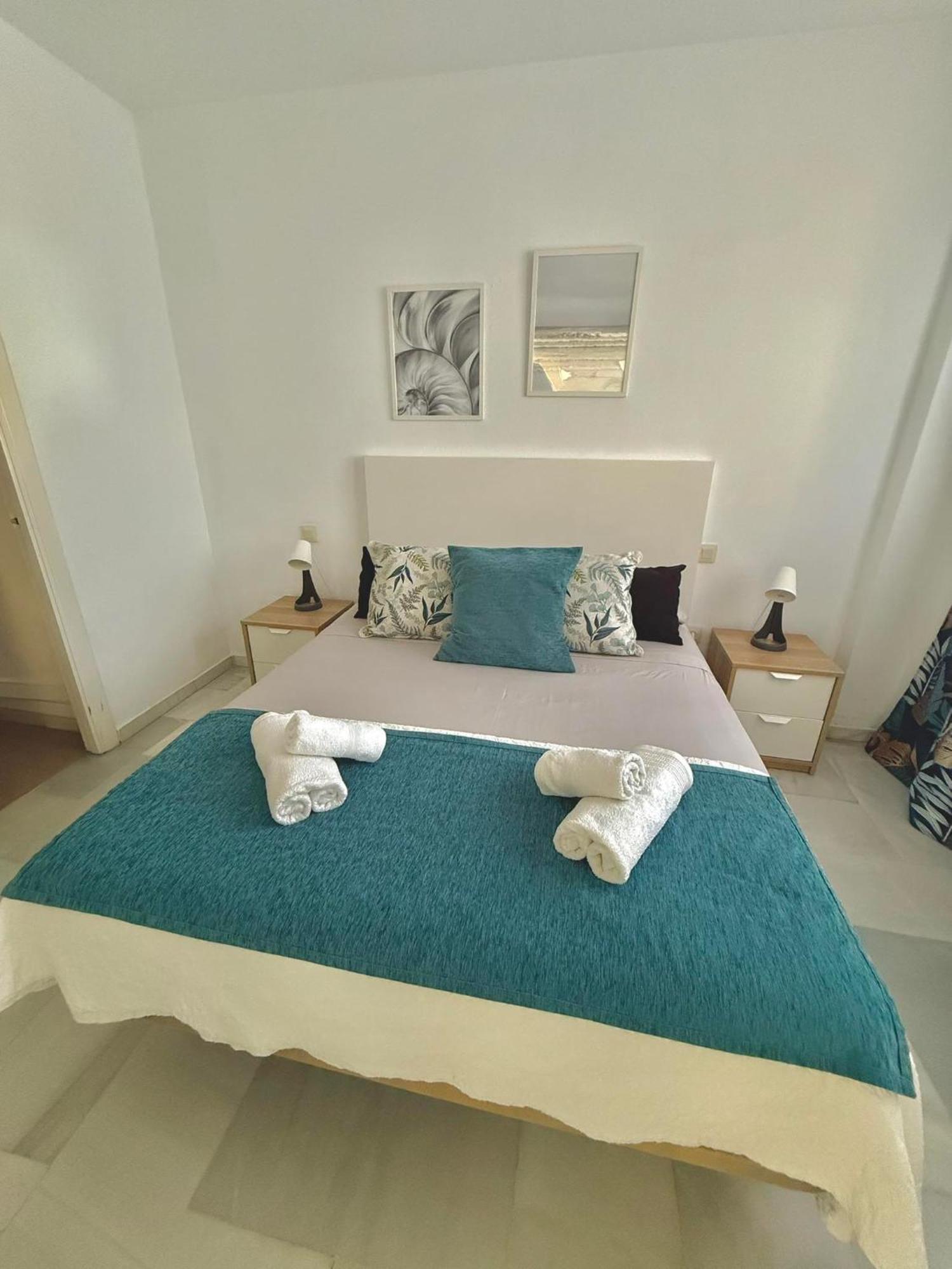 Primera Linea Del Mar - Acceso Directo Playa Carihuela ตอร์เรโมลิโนส ภายนอก รูปภาพ